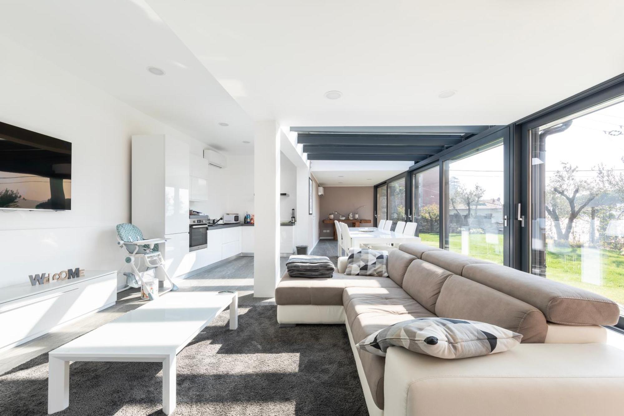 Lumina House - Private Garden & View Villa