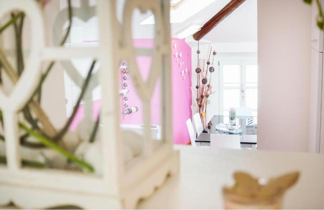 Butterfly Apartment *