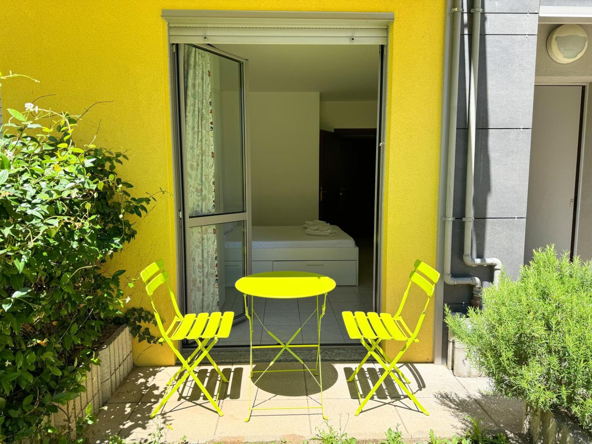 Apartment Two-room With Garden And Parking *