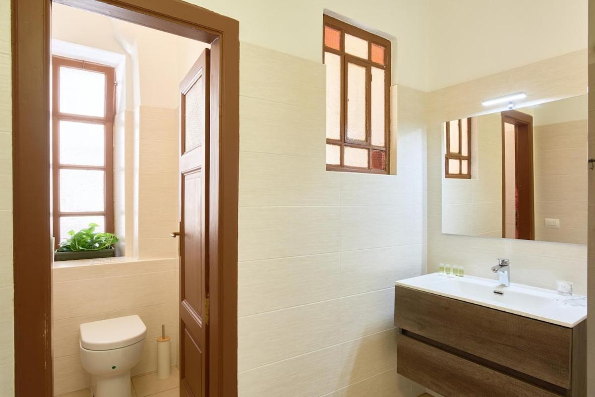 2 Bedroom On The Apartment *