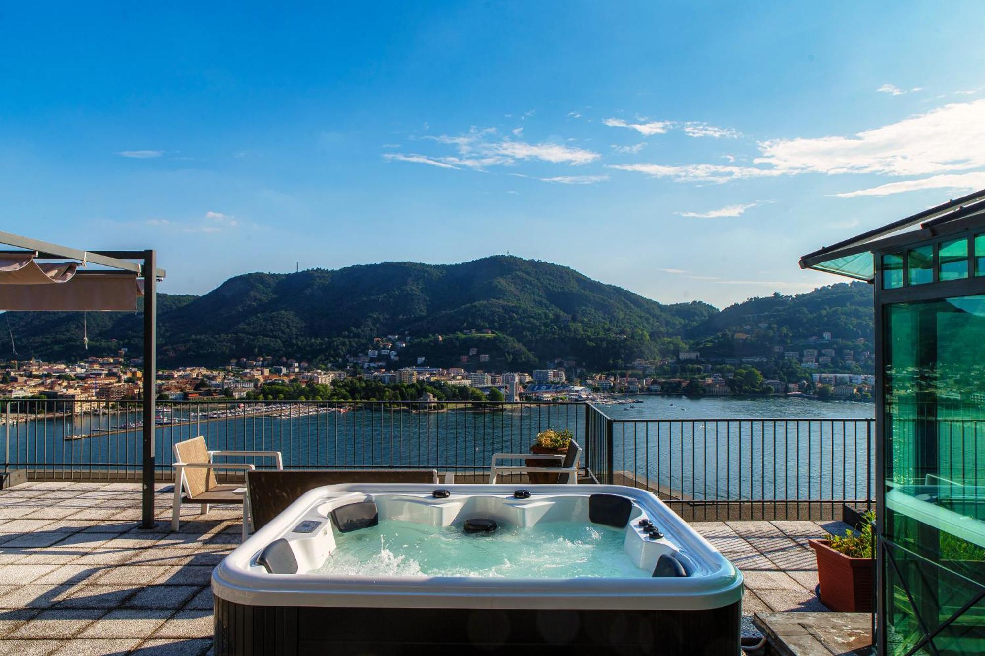 Heavenly Views On - Terrace & Hot Tub Apartment