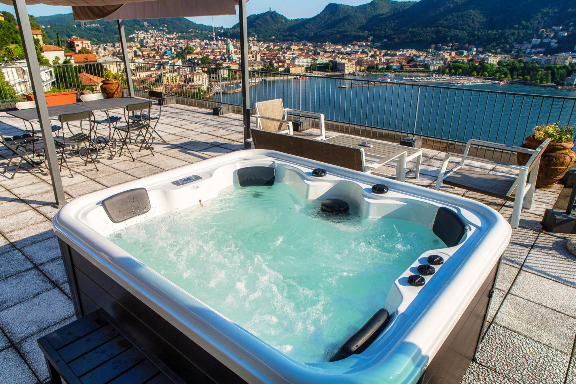 Heavenly Views On - Terrace & Hot Tub Como