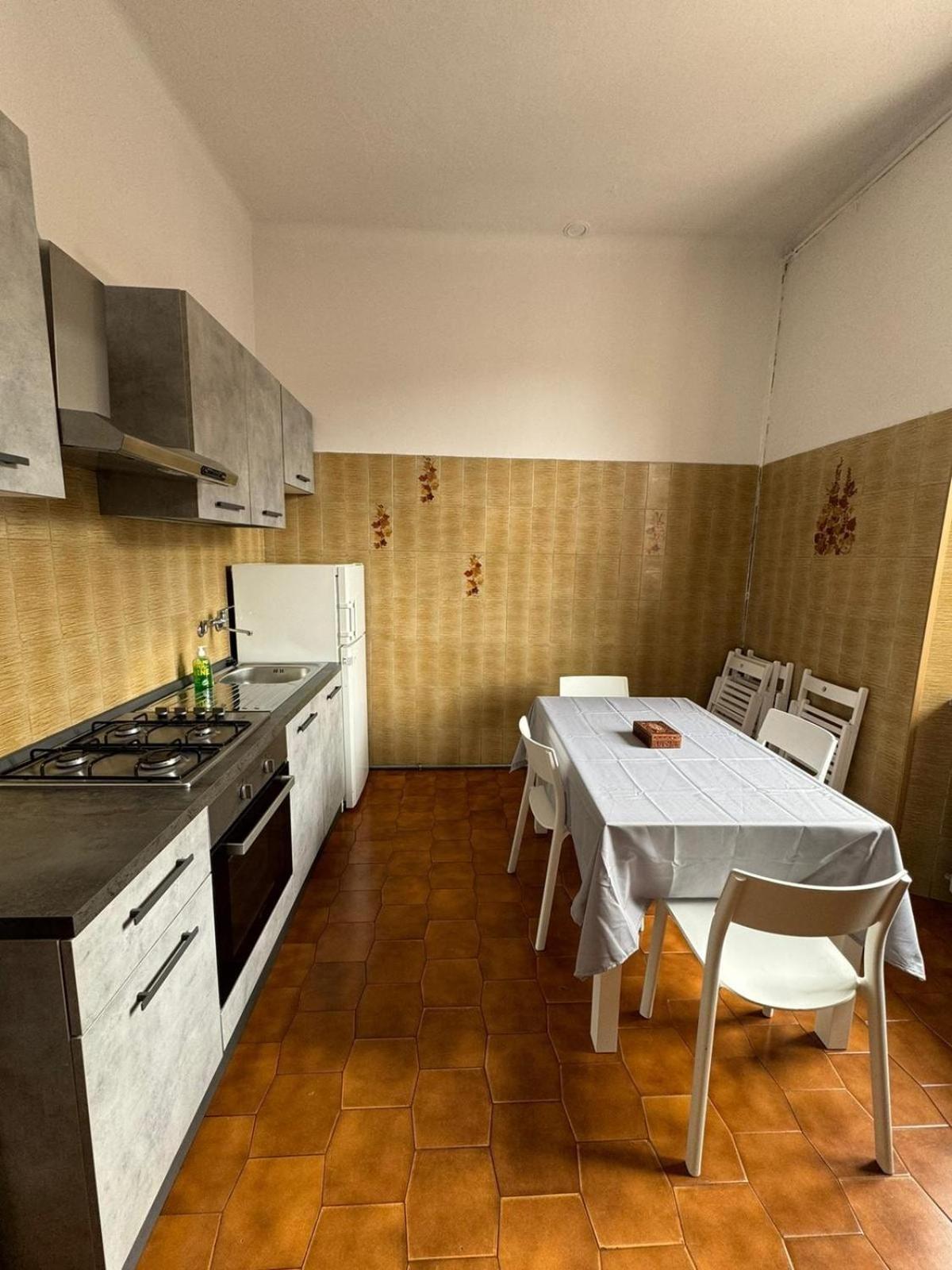 Near Downtown Apartment Como