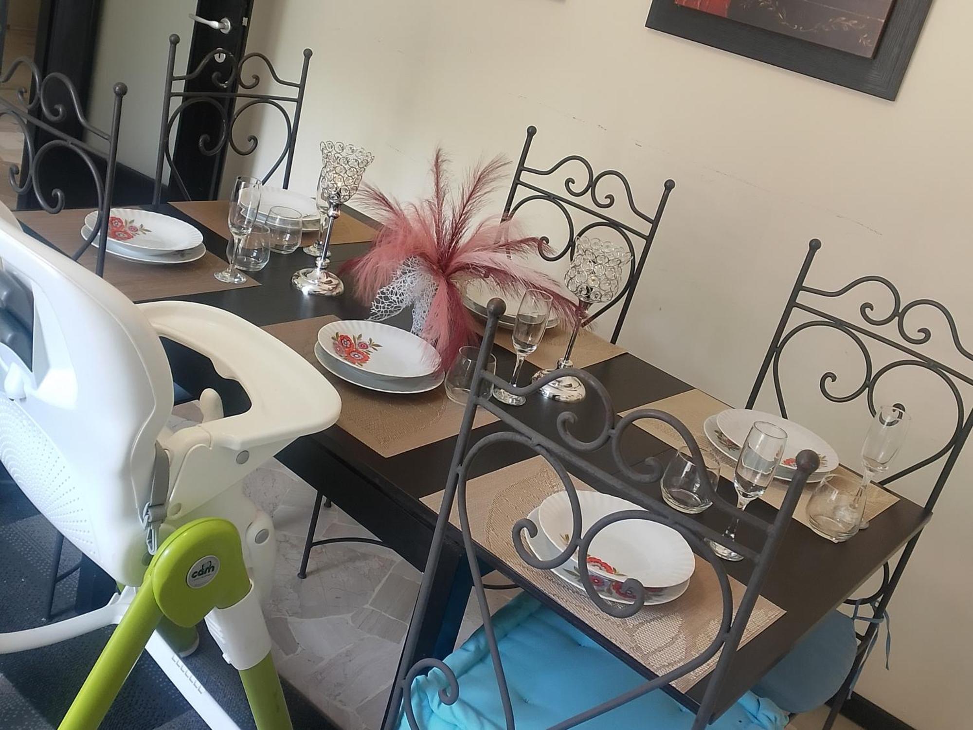 Elizabeth House Apartment *
