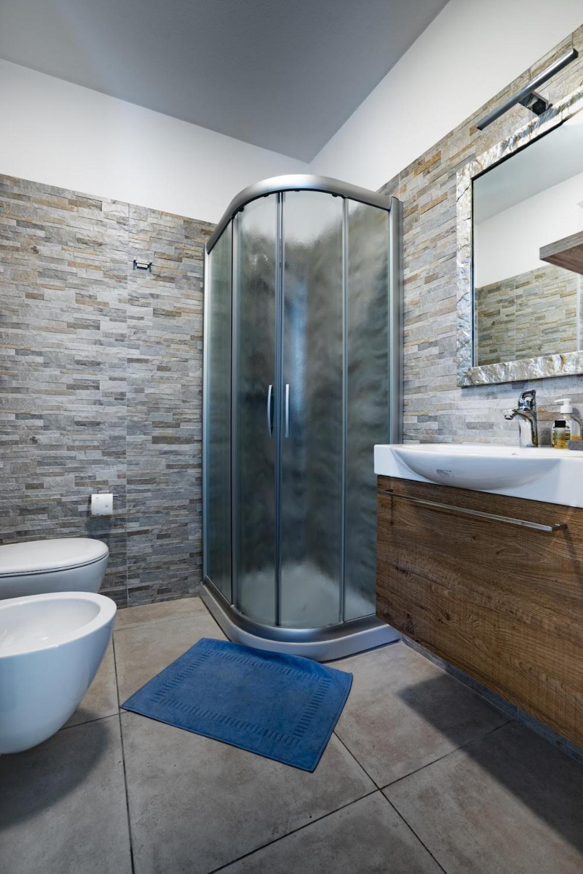 Ginevra - Swimming Pool With View Apartment Colico