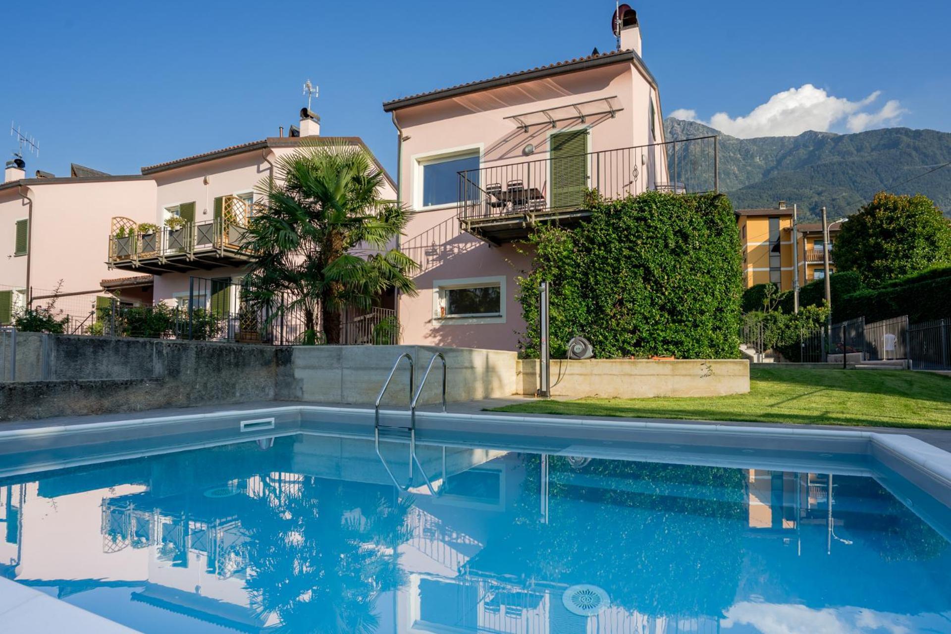 Ginevra - Swimming Pool With View Apartment Colico