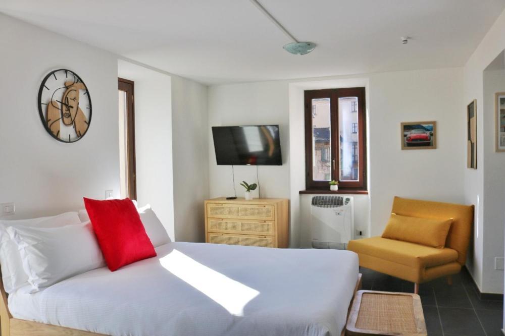 Red - By Myhomeincomo Apartment *
