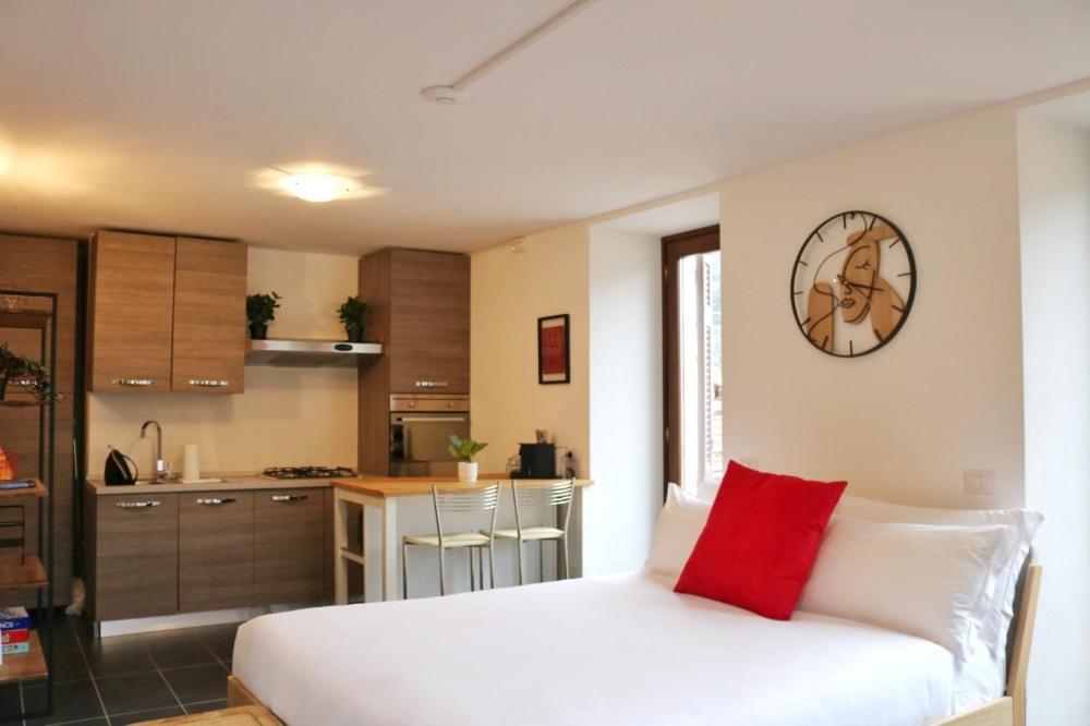 Apartment Red - By Myhomeincomo Argegno