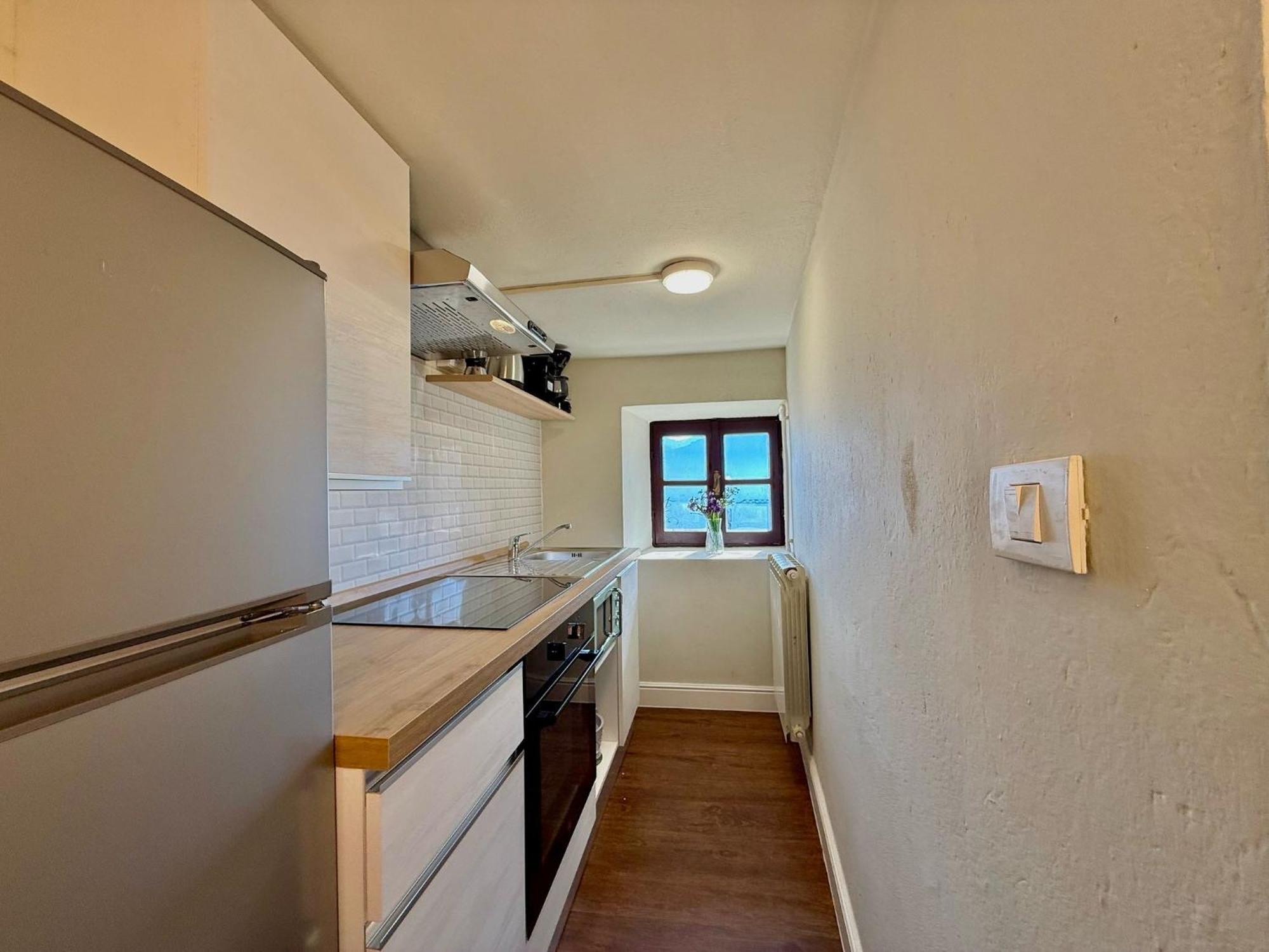 Lemon Home, Con Vista Apartment