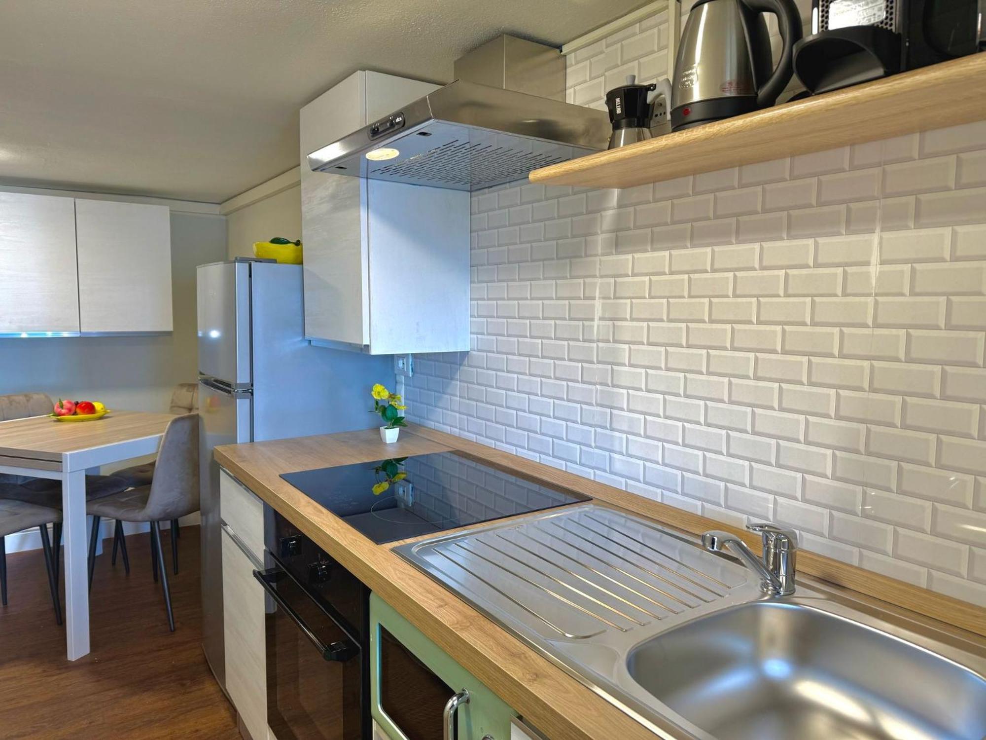 Lemon Home, Con Vista Apartment
