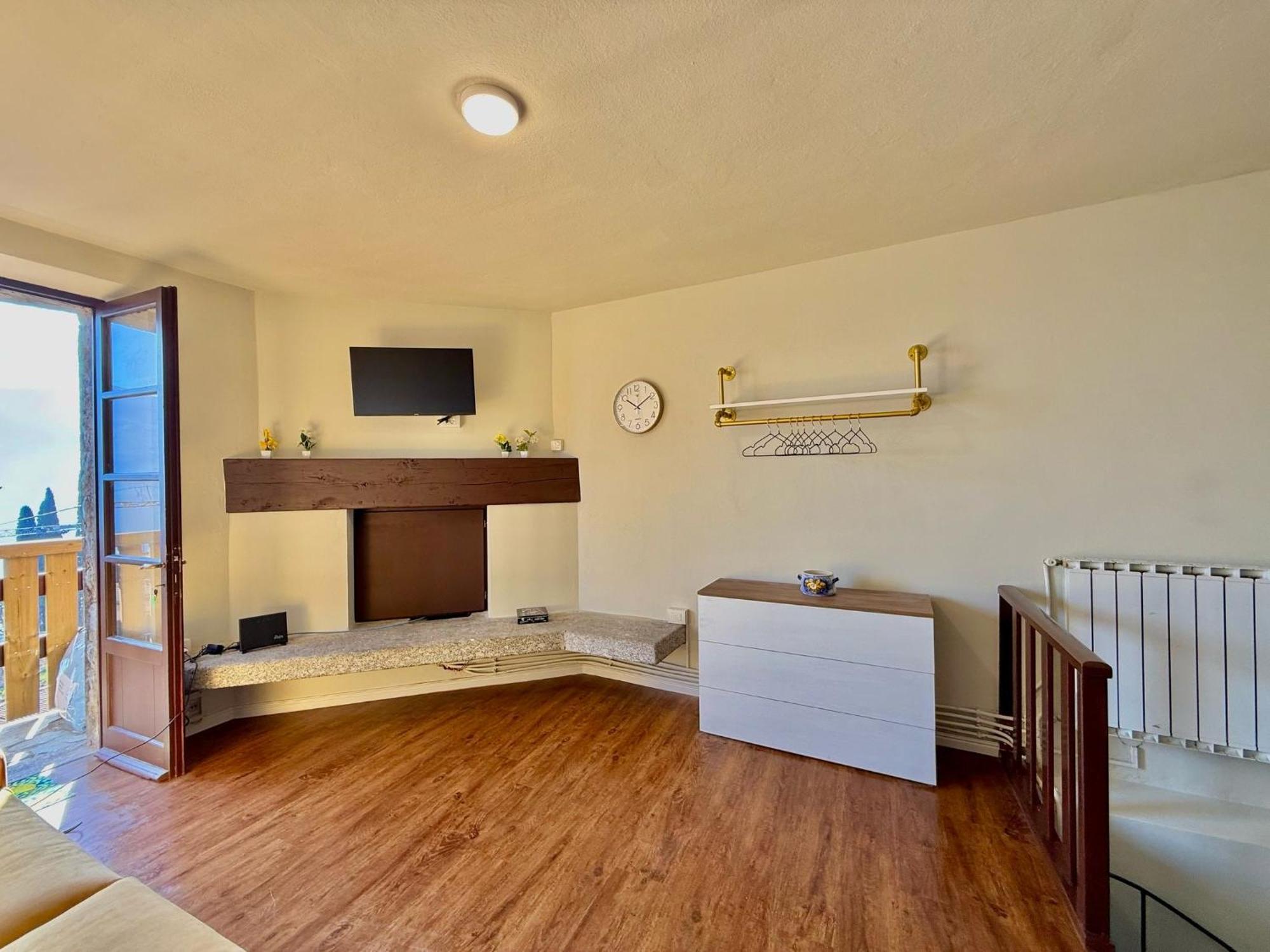 Lemon Home, Con Vista Apartment