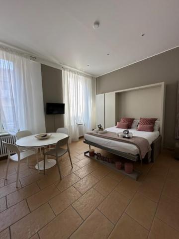 Apartment Dama In Center Como