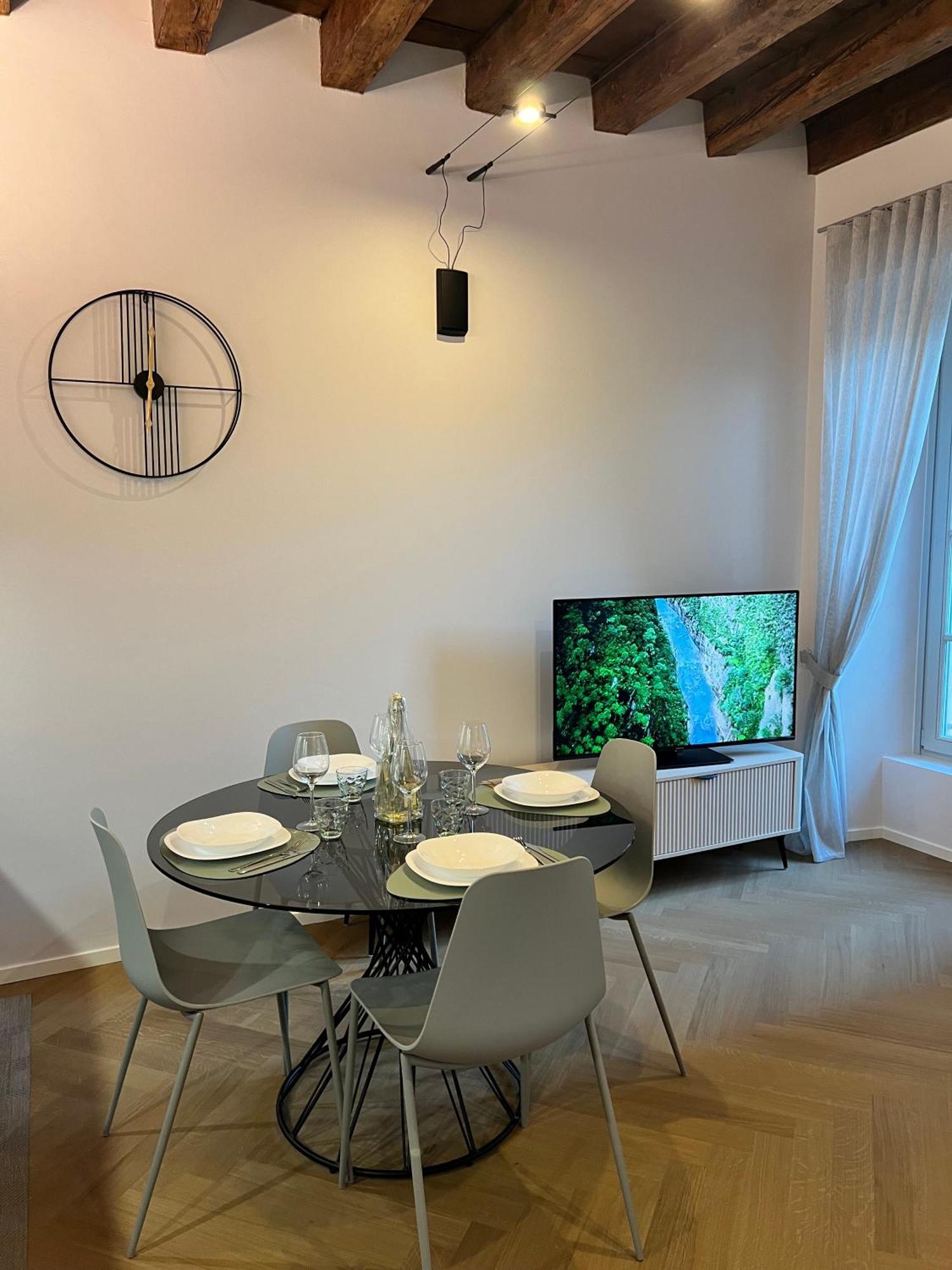 Luca's Luxury Flat In Palazzo Diaz - Center