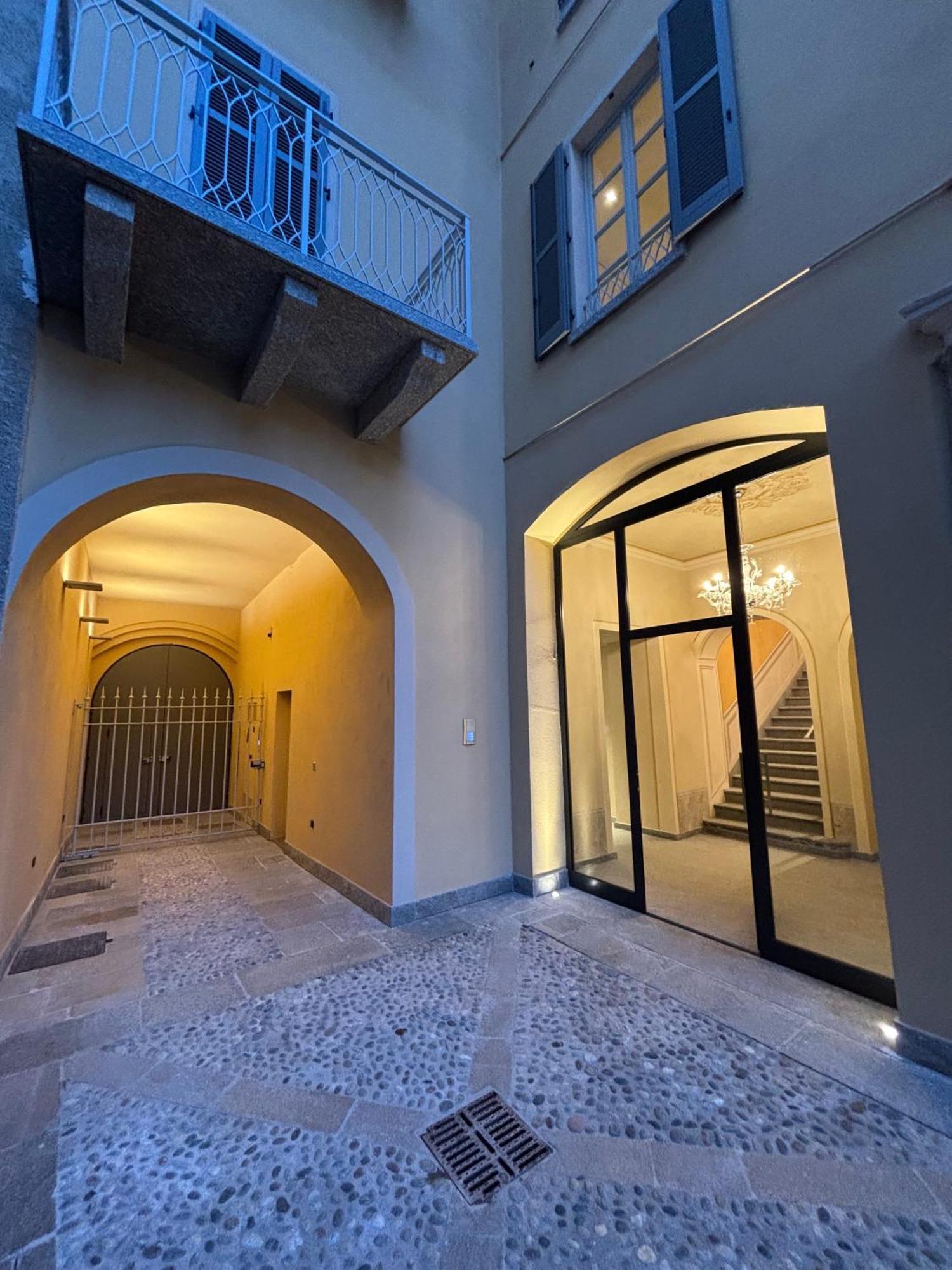 Luca's Luxury Flat In Palazzo Diaz - Center * Como