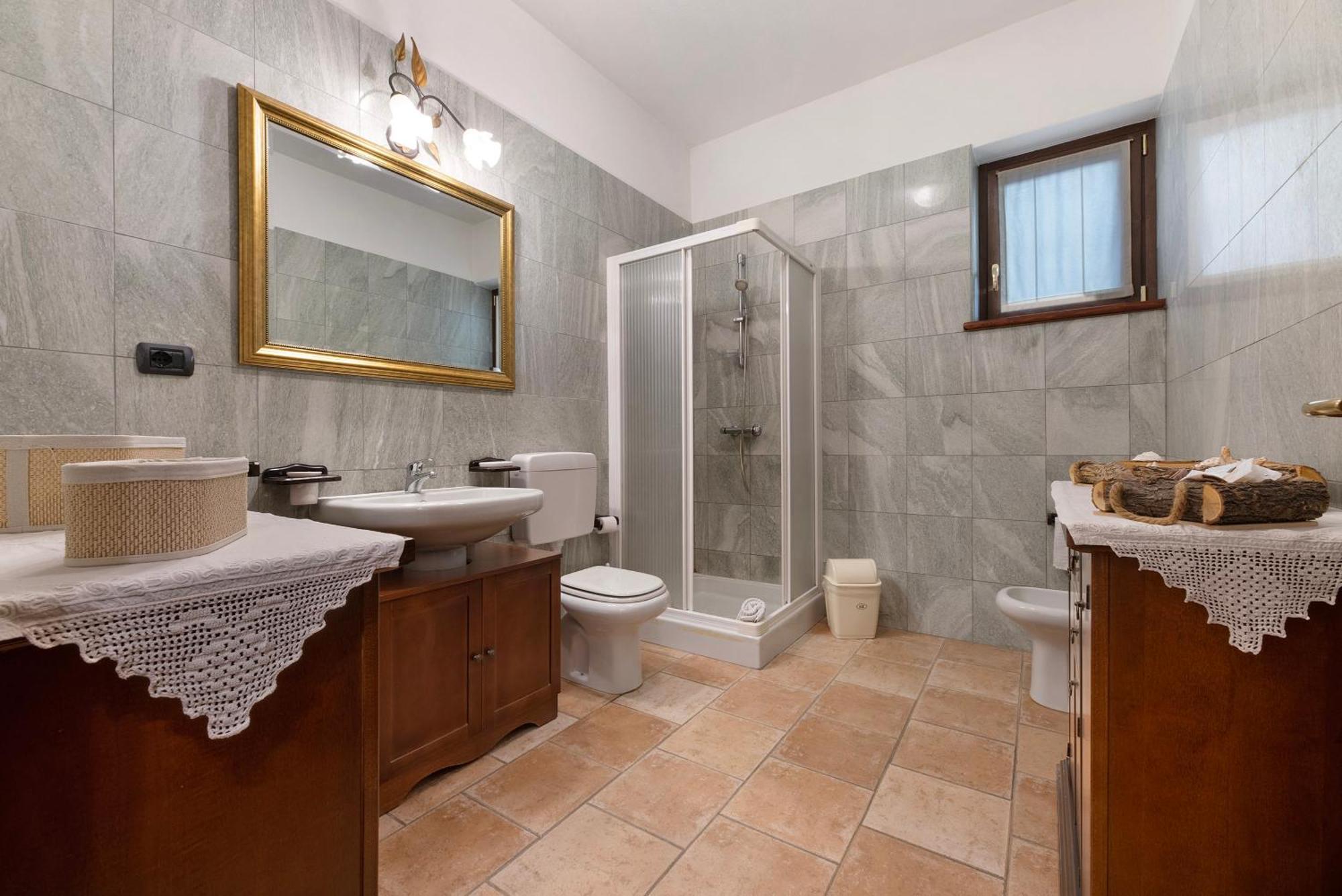 Liivv House -