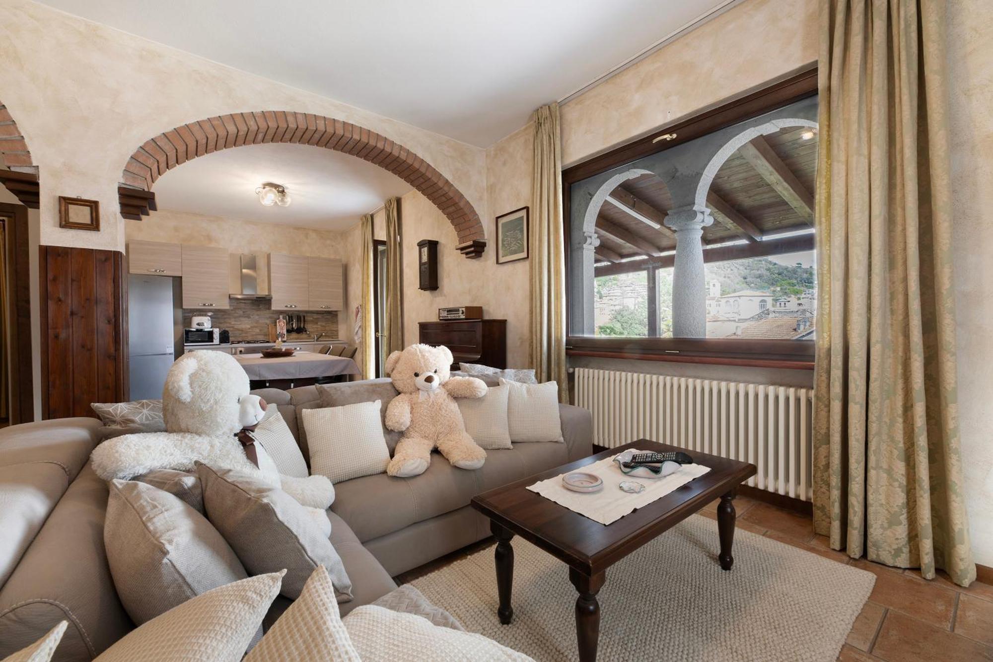 Liivv House - *