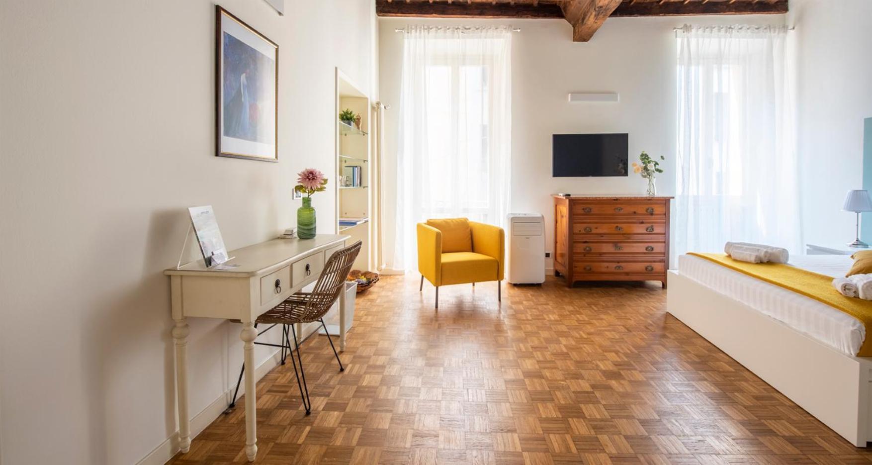 Charming Joivy Flat Next To Duomo Di Apartment