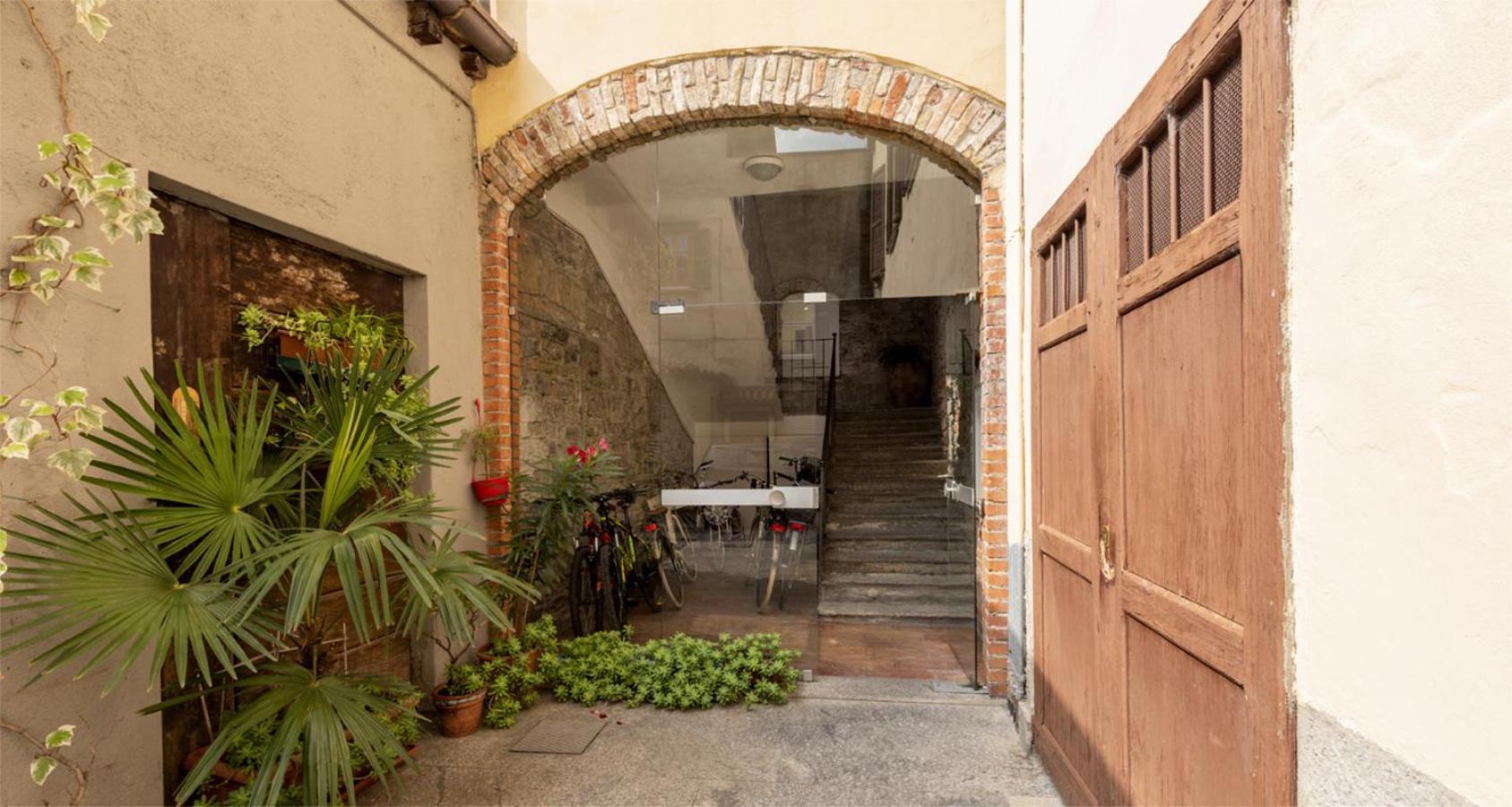 Charming Joivy Flat Next To Duomo Di Apartment