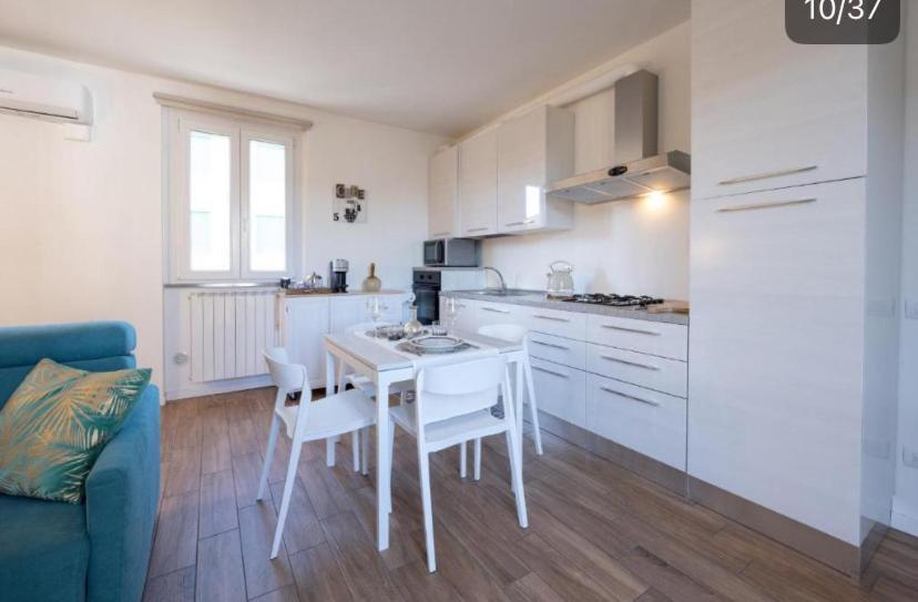 Lora Rose ,free Parking, Self Check In,2 Apartment *