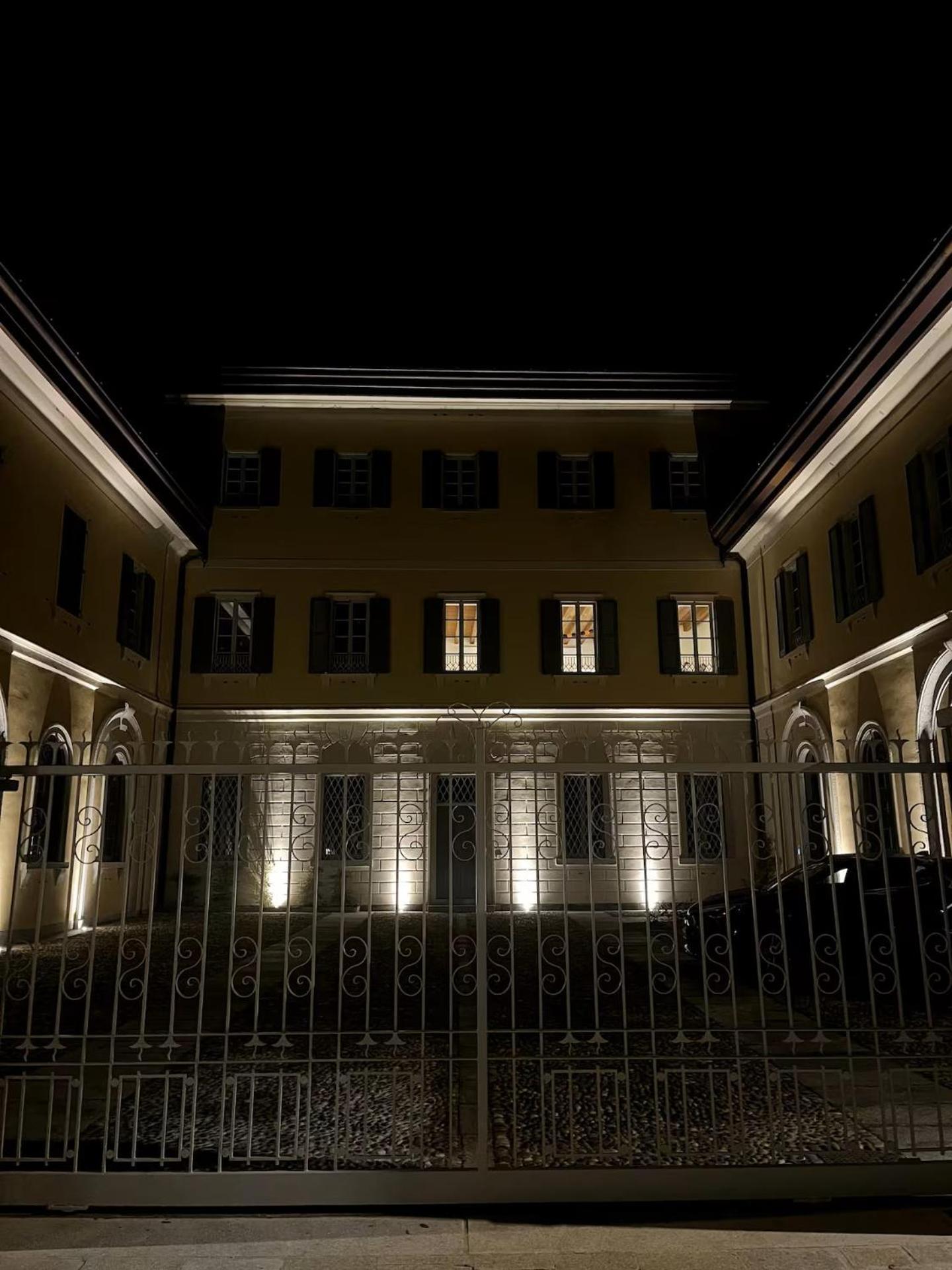 Luca's Luxury Flat In Palazzo Diaz - Center Apartment Como