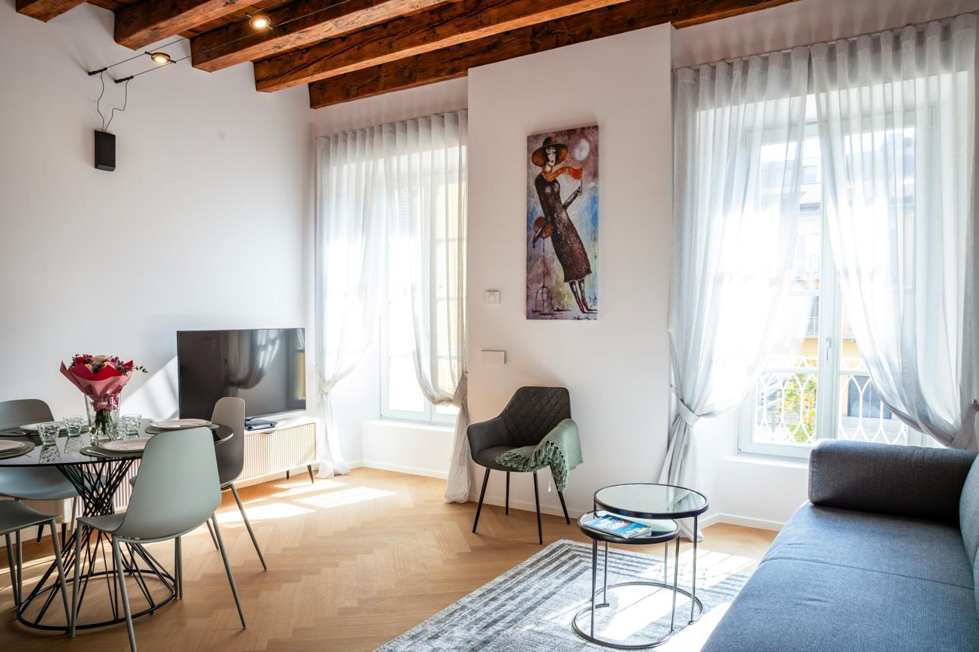 Luca's Luxury Flat In Palazzo Diaz - Center Apartment