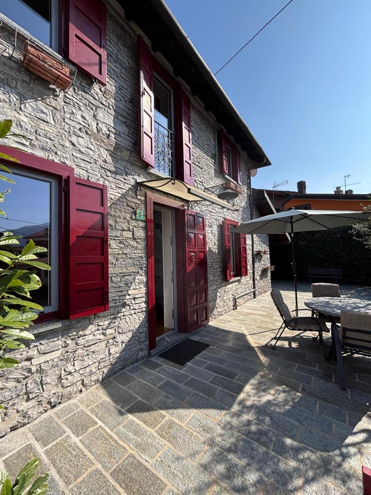 Ester Lakehouse, Graziosa Casa Indipendente Casa vacanze