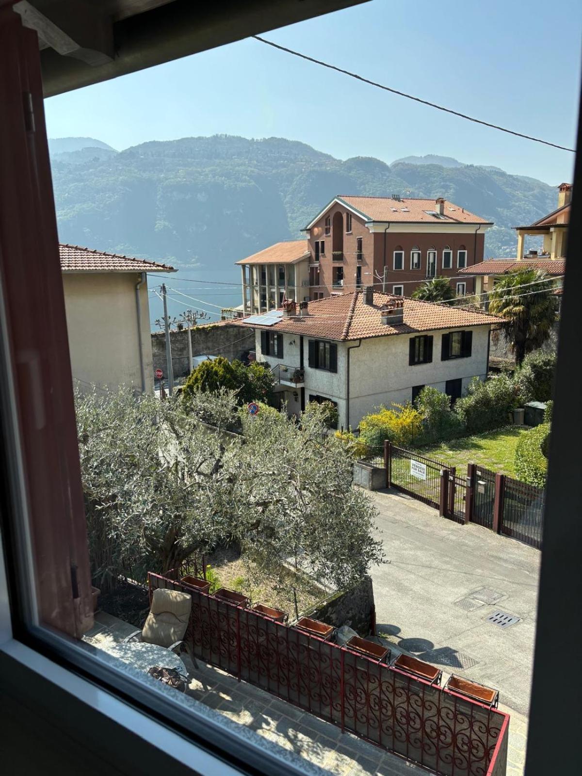 Ester Lakehouse, Graziosa Casa Indipendente Casa vacanze *