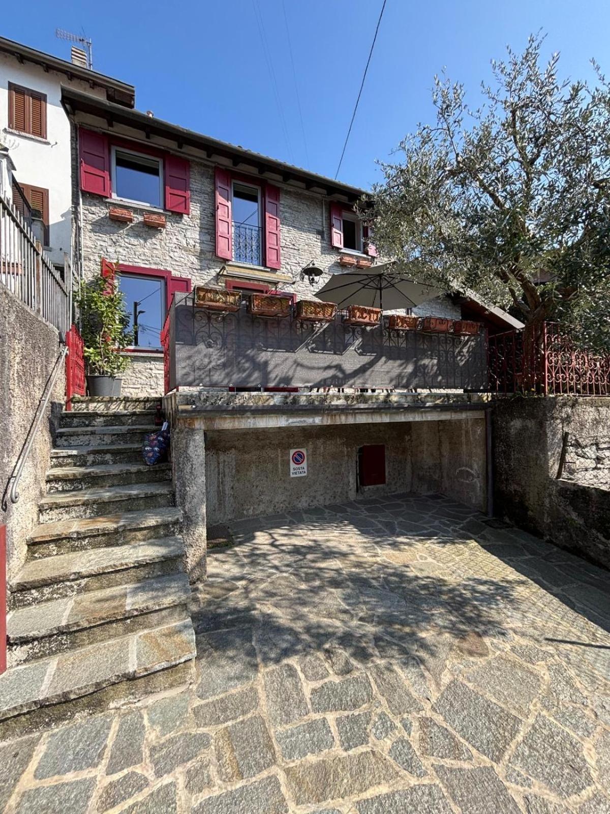 Ester Lakehouse, Graziosa Casa Indipendente