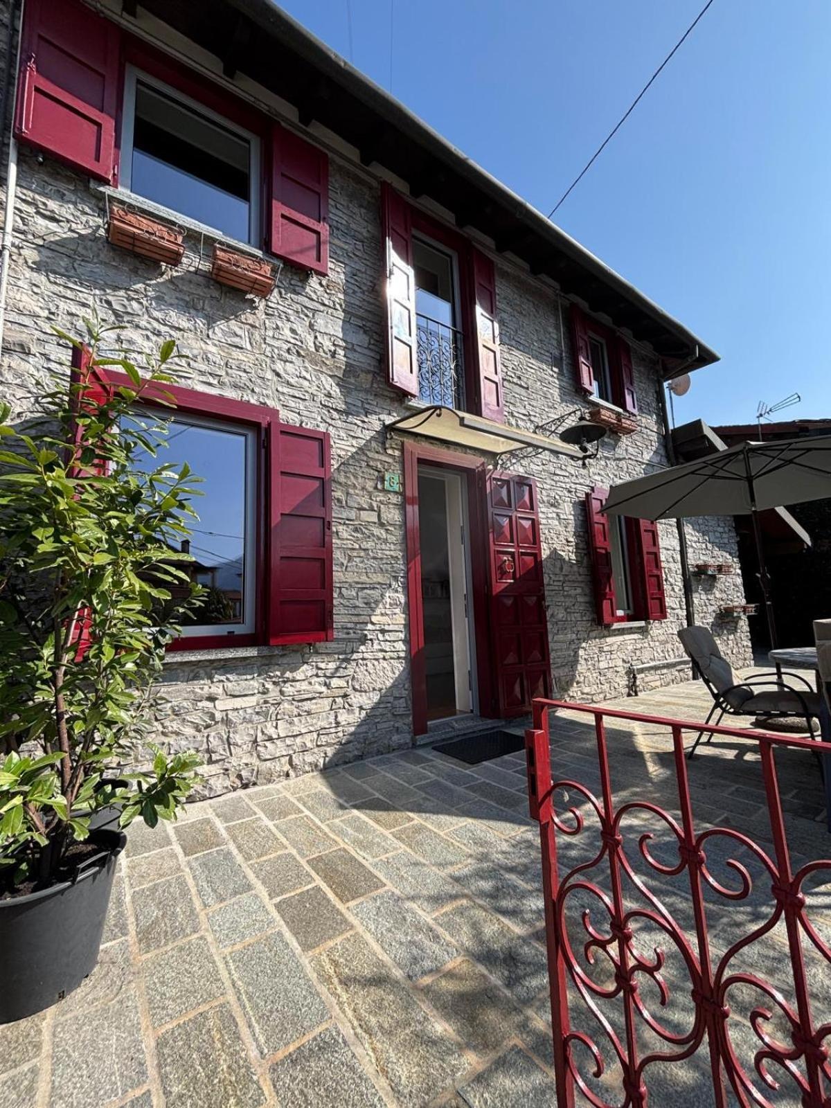 Ester Lakehouse, Graziosa Casa Indipendente Lierna