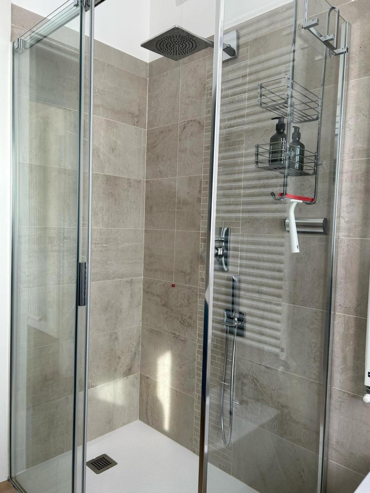 The View - Spacious Modern * Como