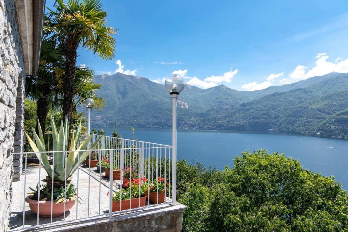 Villa Fantastica Carate Urio