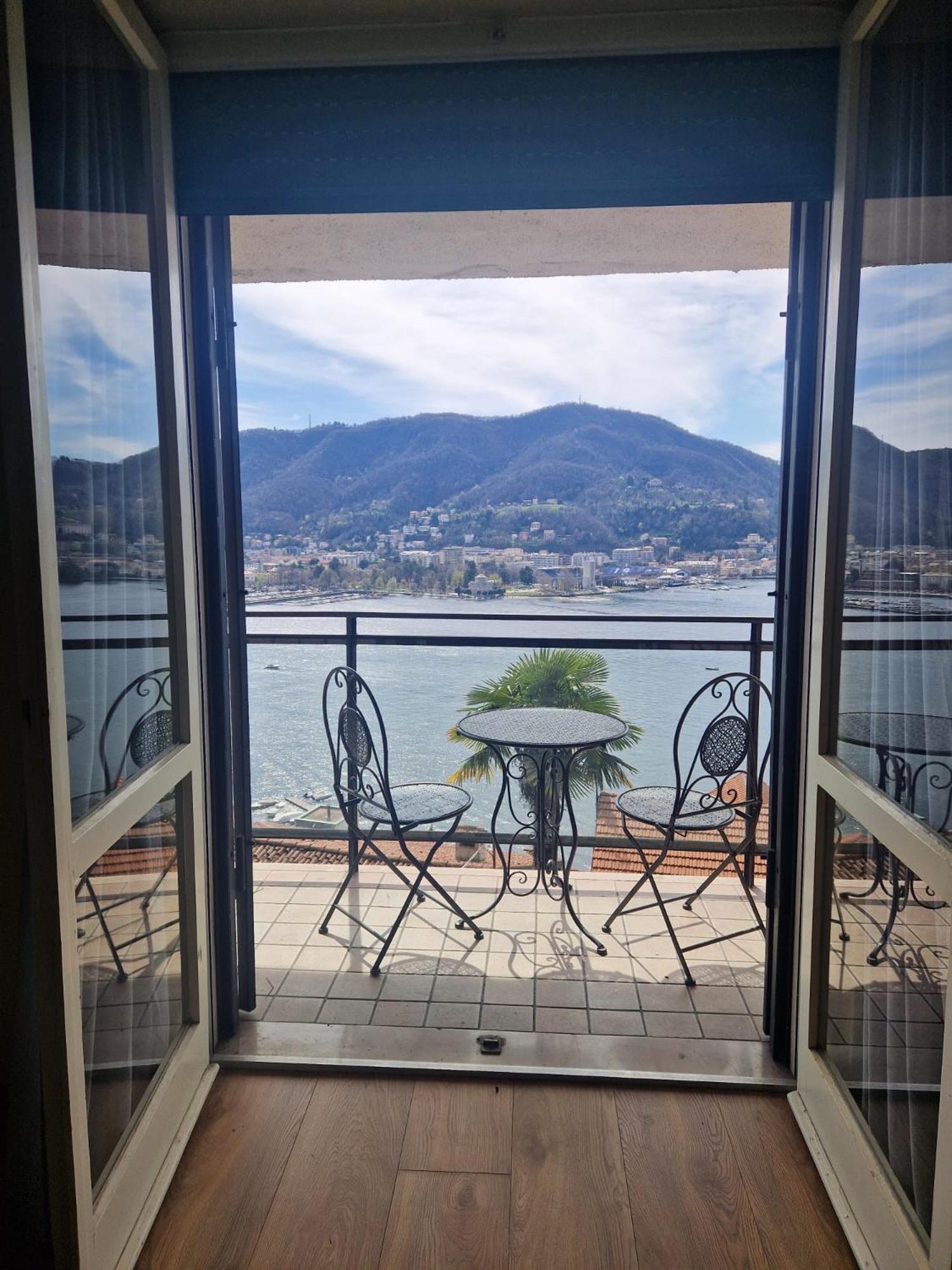 Bellavista Flat - The House Of Travelers Como