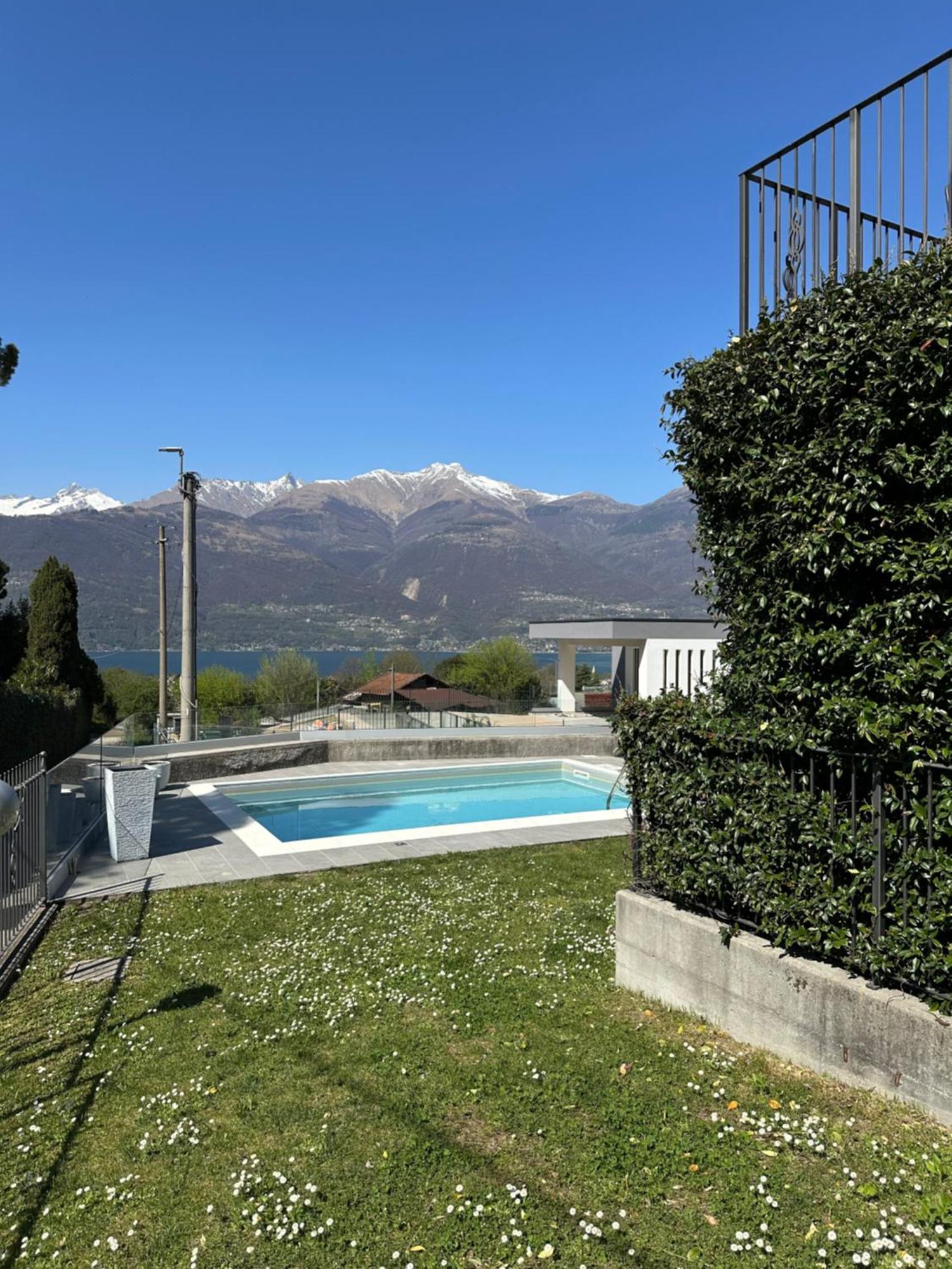 Ginevra - Swimming Pool With View Colico