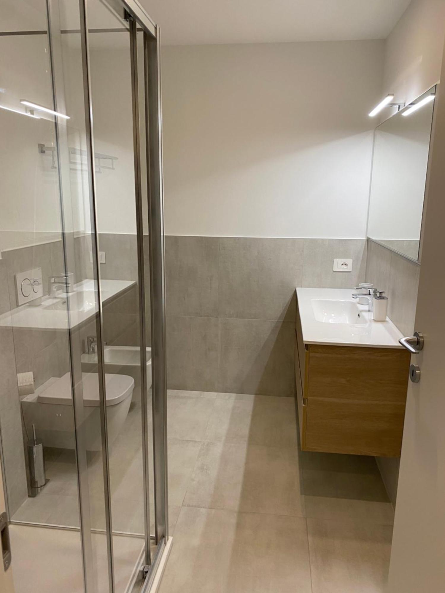 Apartment New Residenza Le Essenze - I 7 Laghi *
