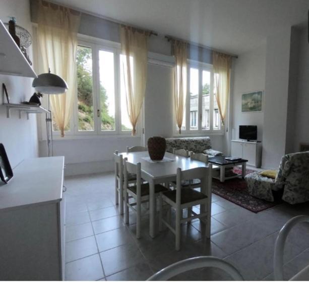 Kosmopolitan Apartment *