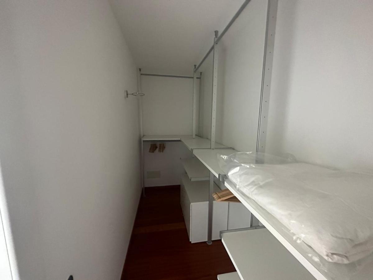 Apartment View Ac And Garage Como