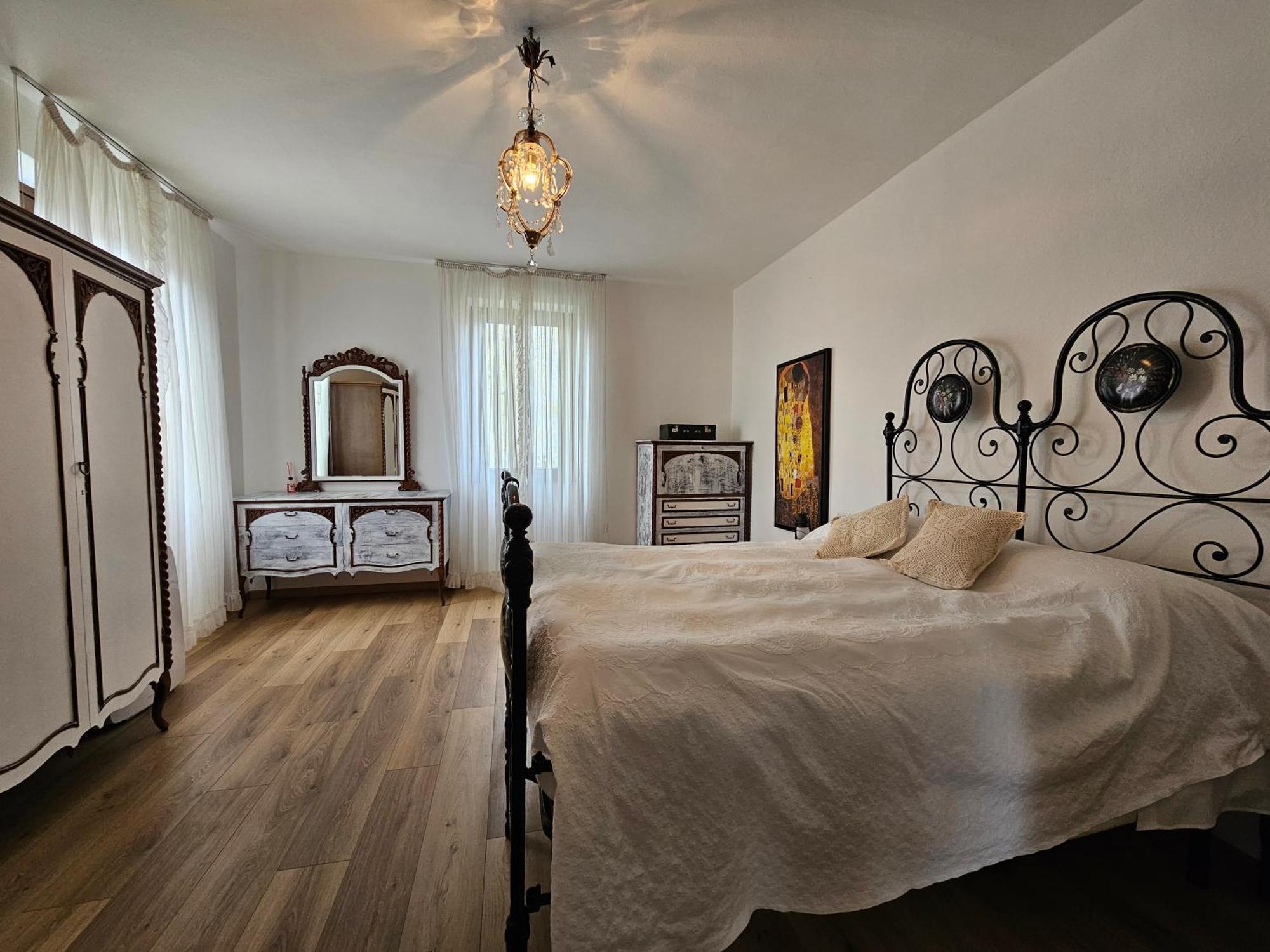 Foreground - Pet Friendly Stay- Garden-parking-lake View- Bike Friendly House Colico