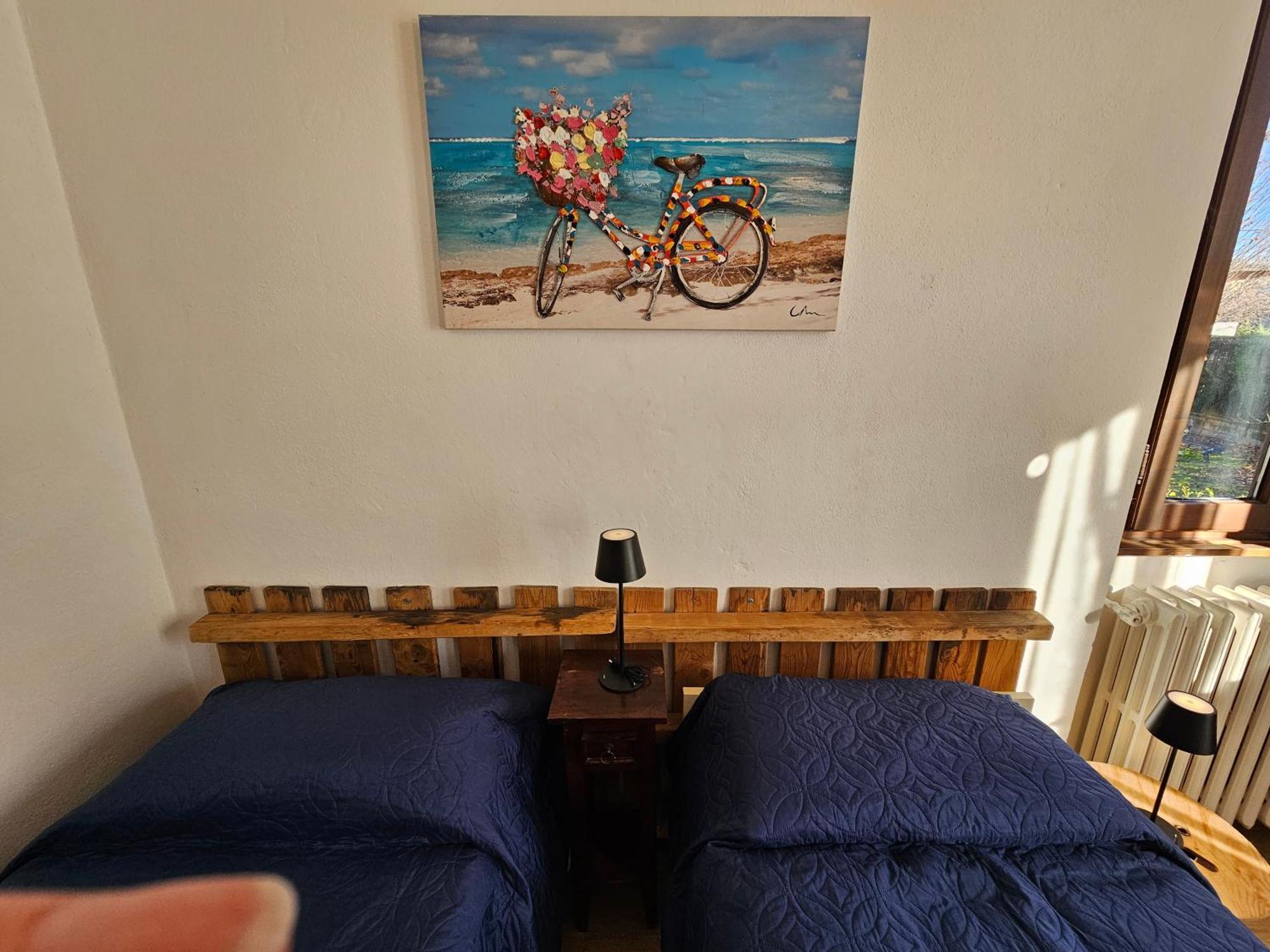 Foreground - Pet Friendly Stay- Garden-parking-lake View- Bike Friendly House