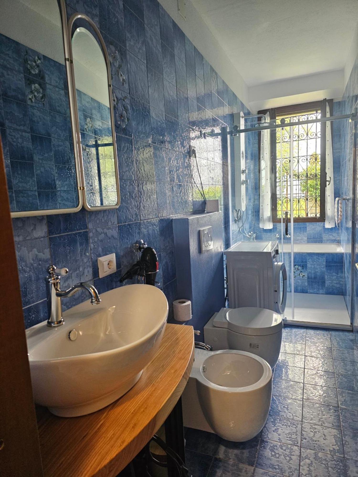 Apartment Ground Floor- Pet Friendly Stay-private Garden-parking-lake View - Bike Friendly House