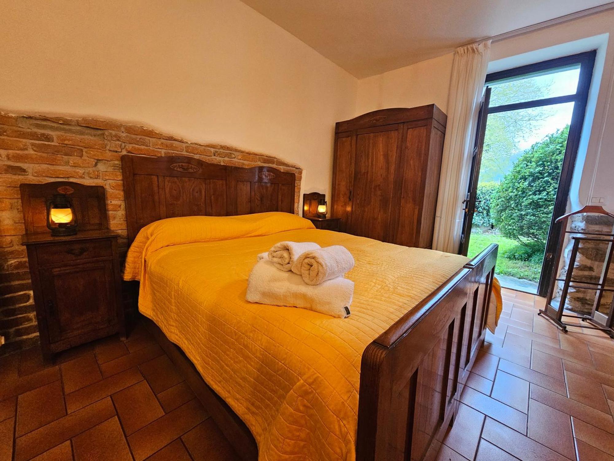 Ground Floor- Pet Friendly Stay-private Garden-parking-lake View - Bike Friendly House Colico