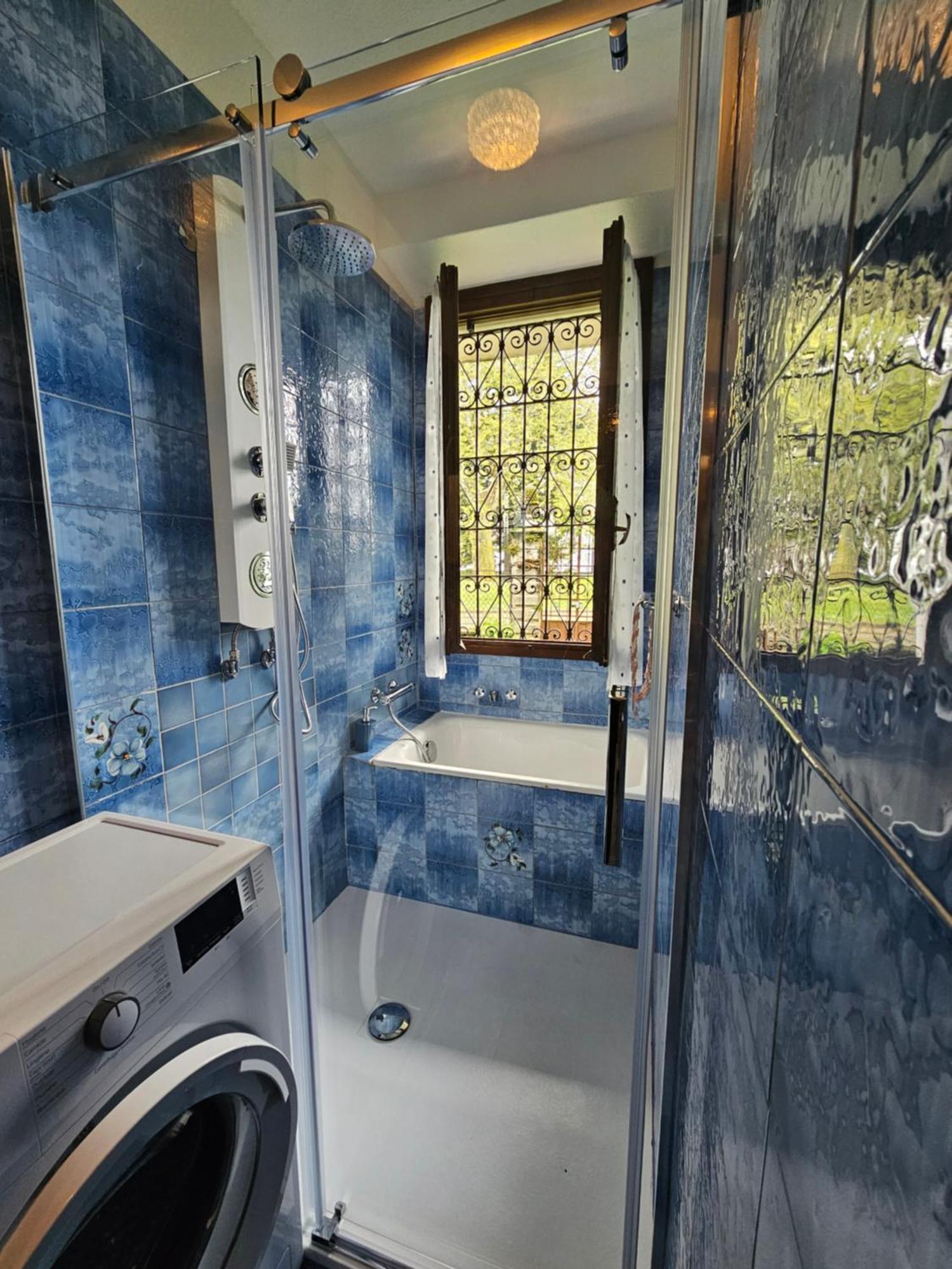 Apartment Ground Floor- Pet Friendly Stay-private Garden-parking-lake View - Bike Friendly House Colico