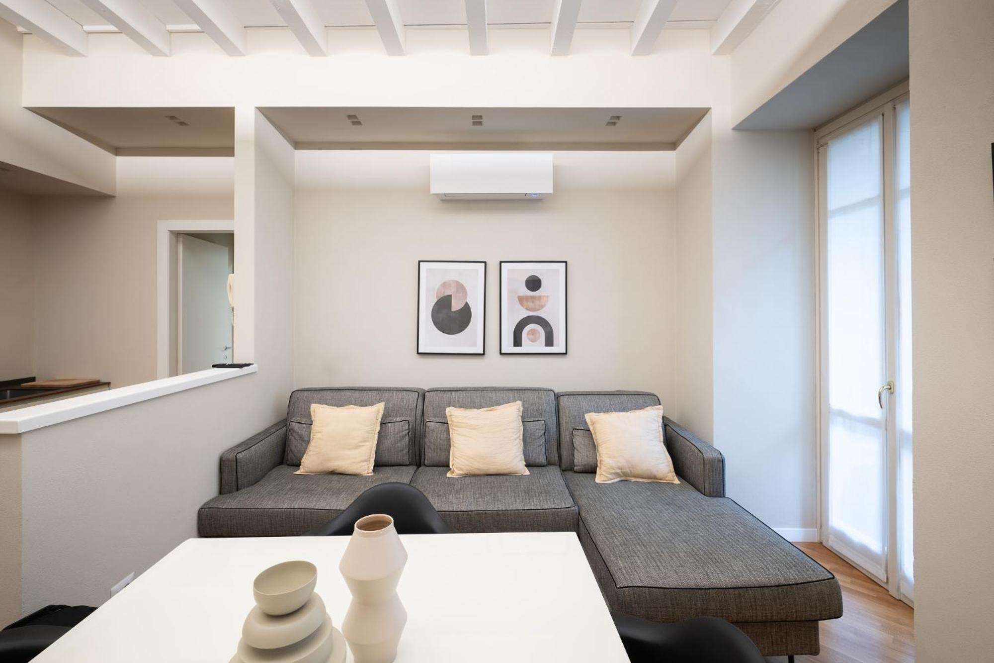Historical Center Brand New Gem * Como