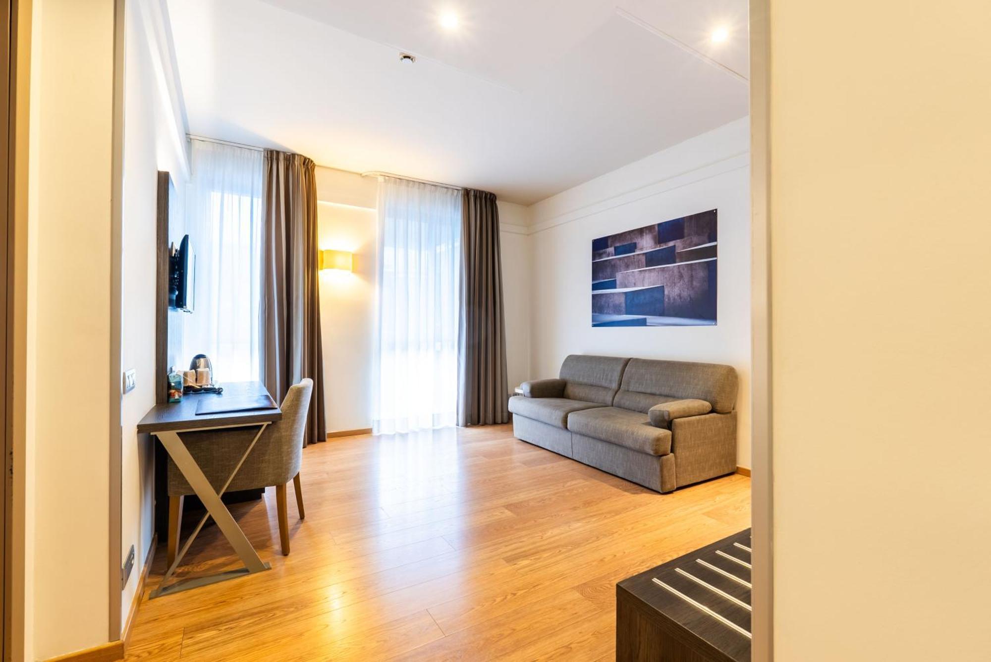 Hotel Como 4*