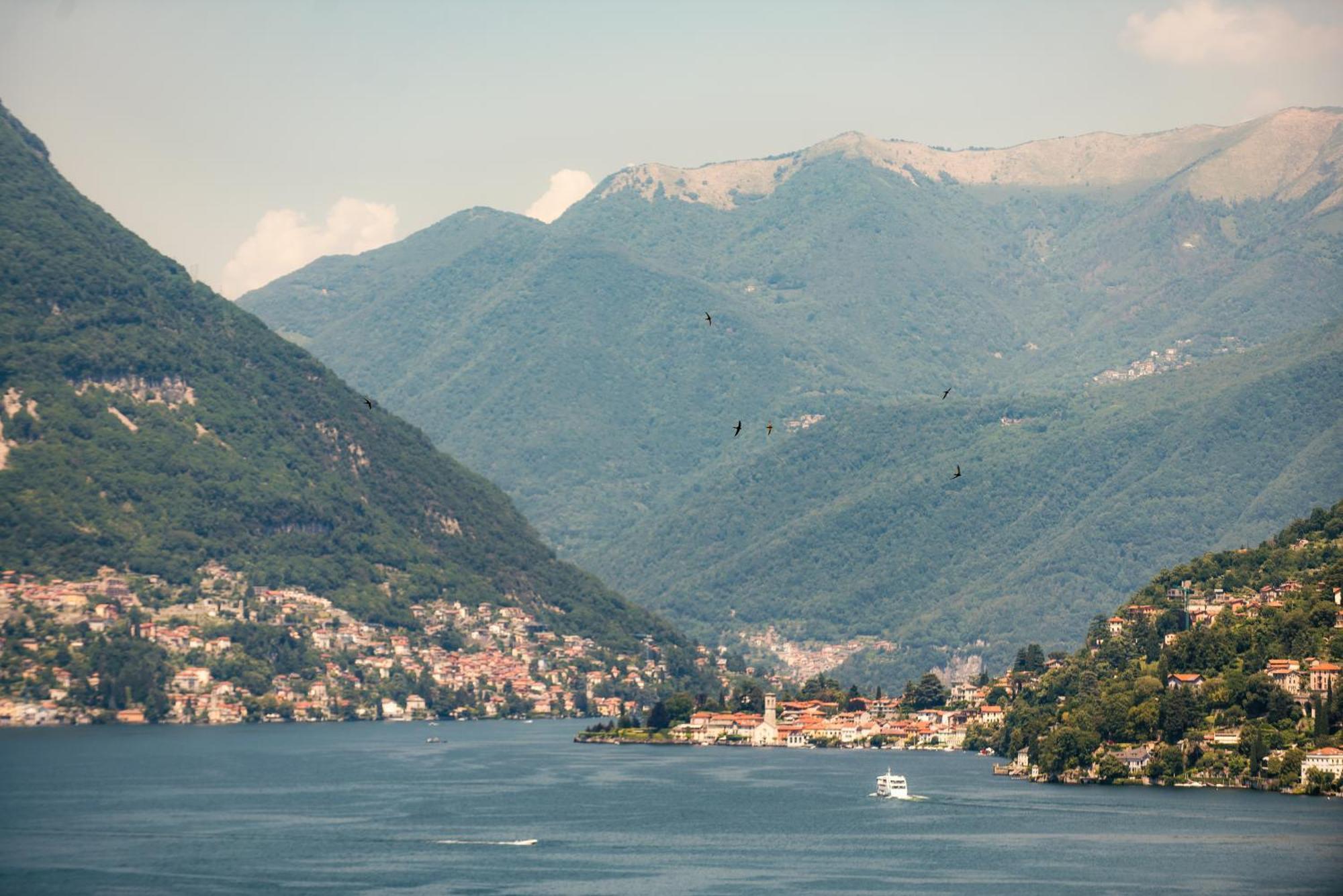 & Mountain *