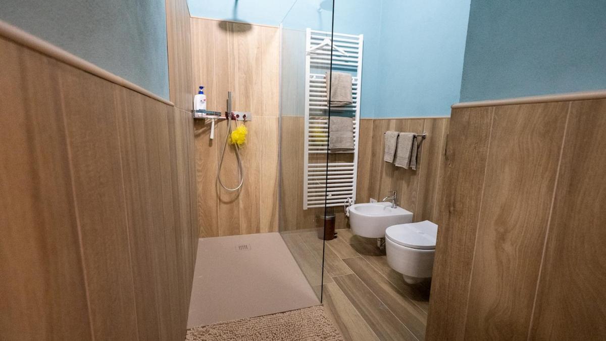 Del 1400 Nel Cuore Del Centro Storico A 2 Min Dal Porto E Con 2 Bici Gratuite Apartment Como