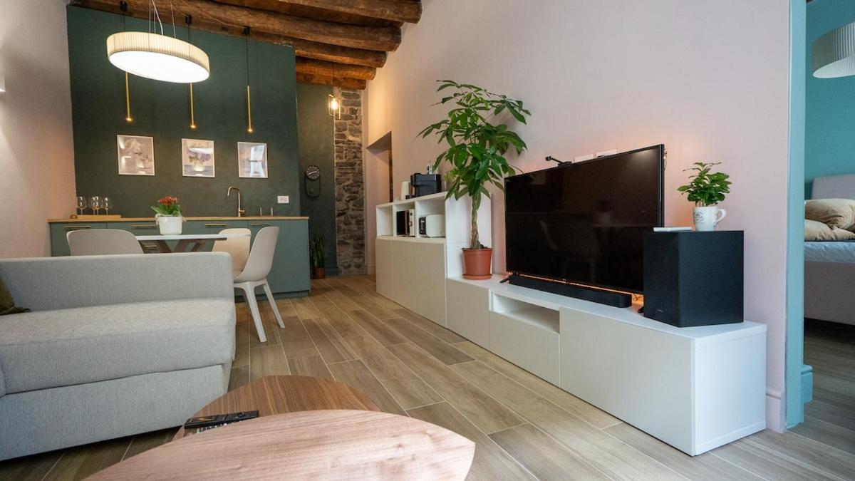 Del 1400 Nel Cuore Del Centro Storico A 2 Min Dal Porto E Con 2 Bici Gratuite Apartment Como