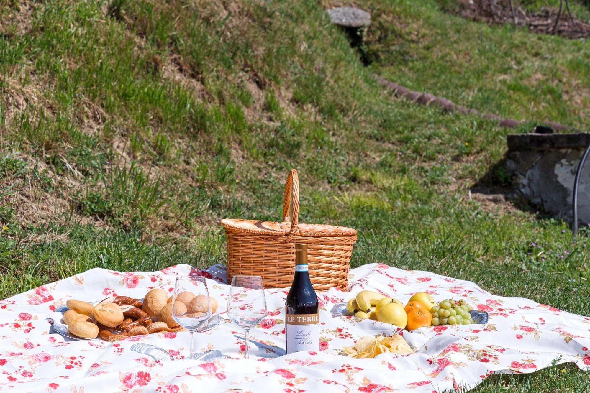 B&B La Corte And Home Restaurant - Free Parking - 10 Minutes To The Lake And Centre Frühstückspension
