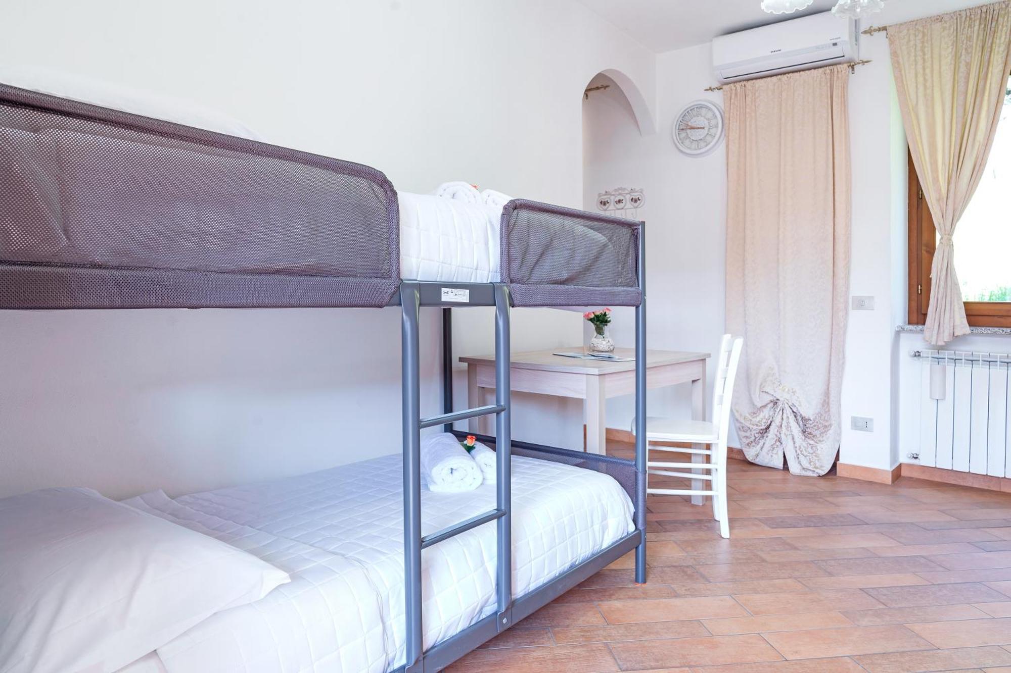B&B La Corte And Home Restaurant - Free Parking - 10 Minutes To The Lake And Centre
