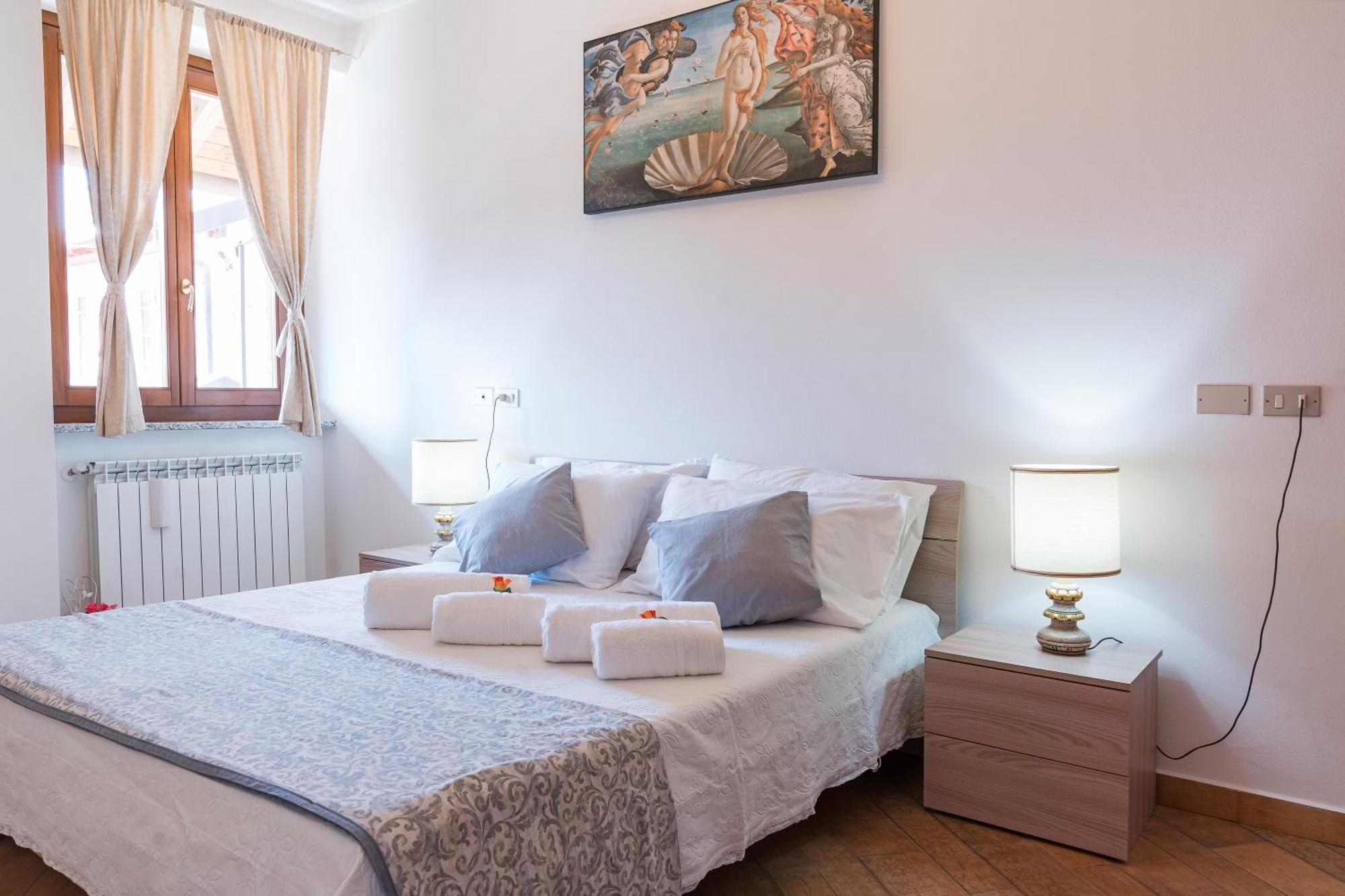 Frühstückspension B&B La Corte And Home Restaurant - Free Parking - 10 Minutes To The Lake And Centre
