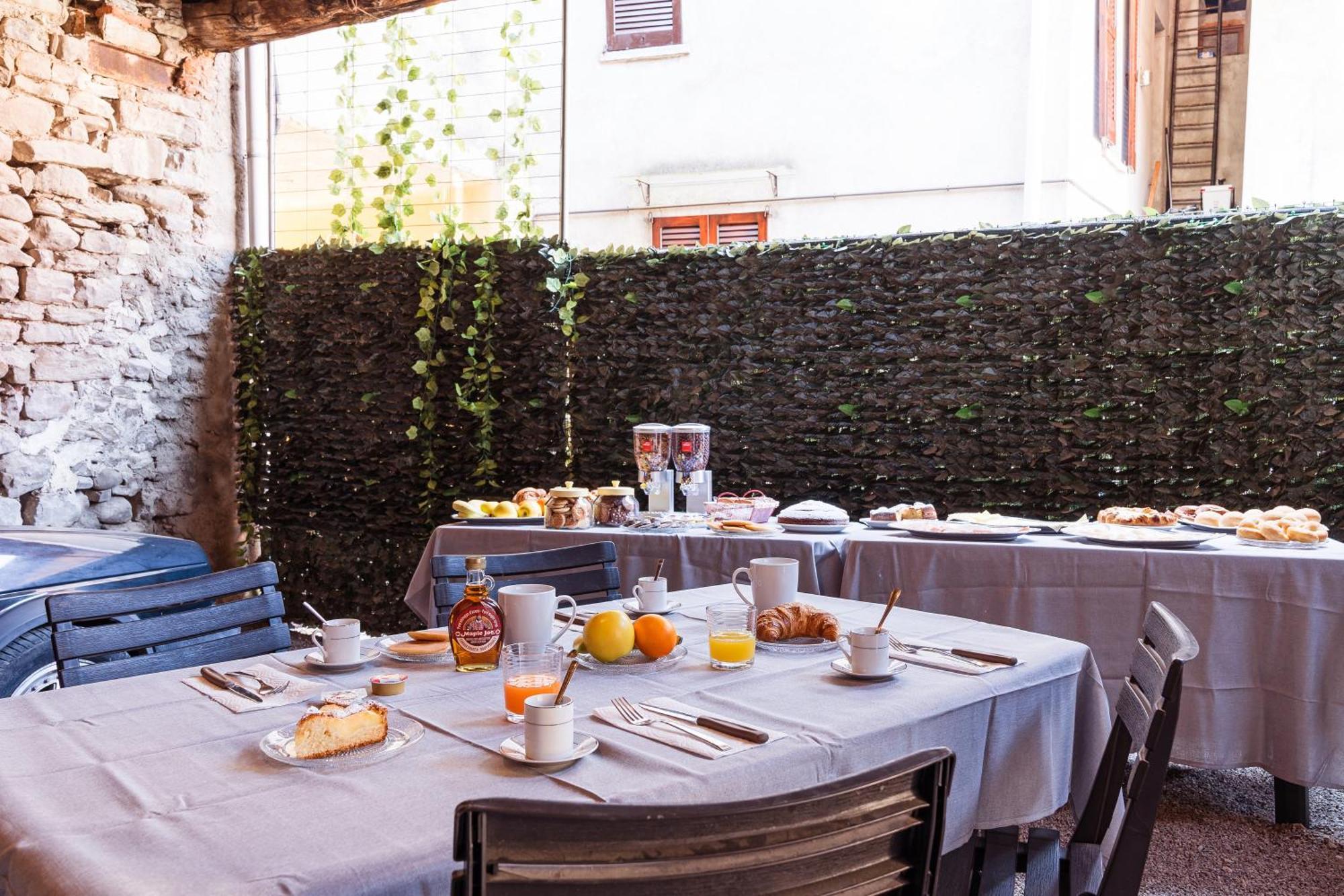 B&B La Corte And Home Restaurant - Free Parking - 10 Minutes To The Lake And Centre * Como